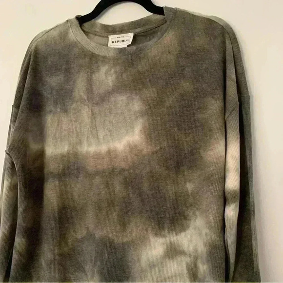 For the Republic Olive combo knit Henley Size Small - Picture 3 of 9